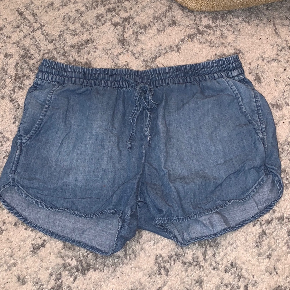 XS GAP shorts